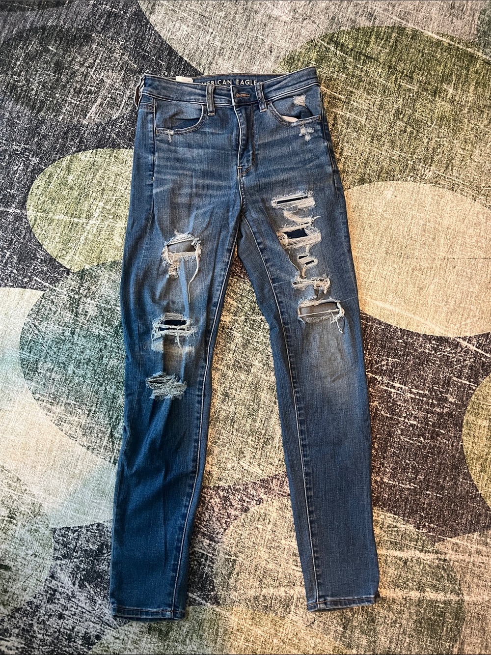 American Eagle Outfitters Dark Blue Distressed Skinny Jeans!